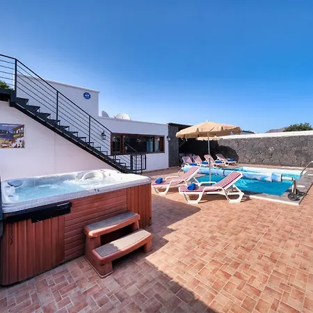 Aurelia - Pool, Jacuzzi, Bbq And Ping-pong By Lanzarote Playa Blanca (Lanzarote)